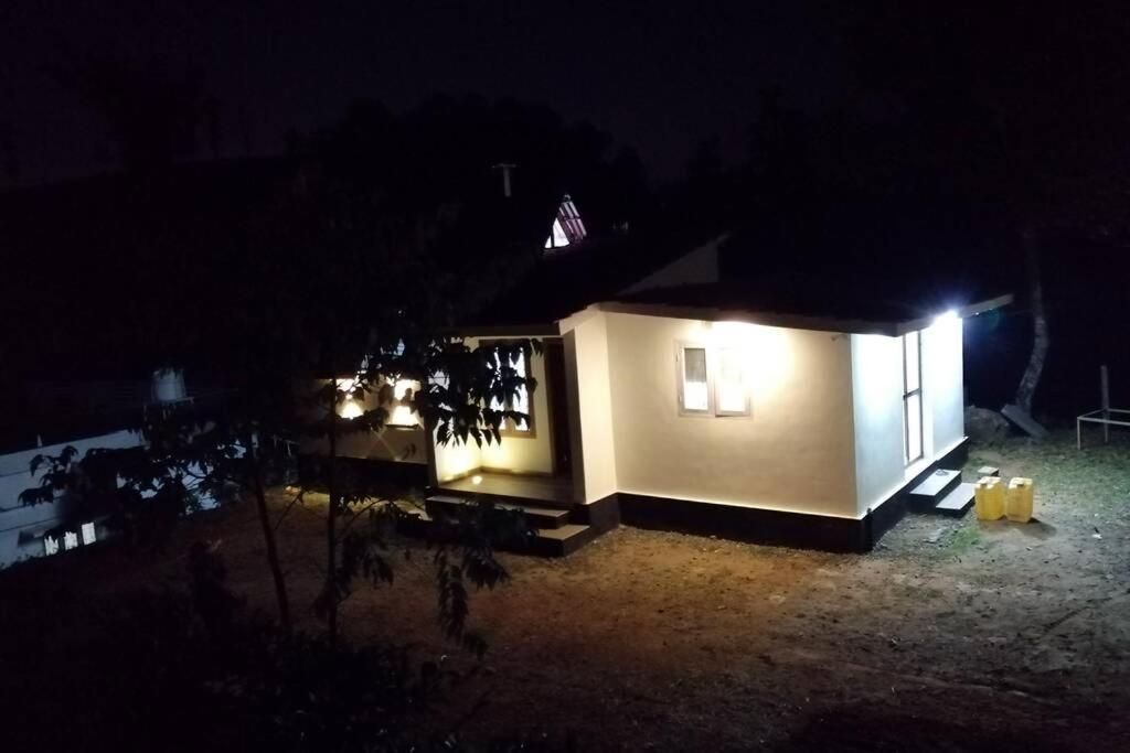 Farmstay in ചില്ലുകൂടാരം at Les Domki et al. Vagamon Eksteriør billede