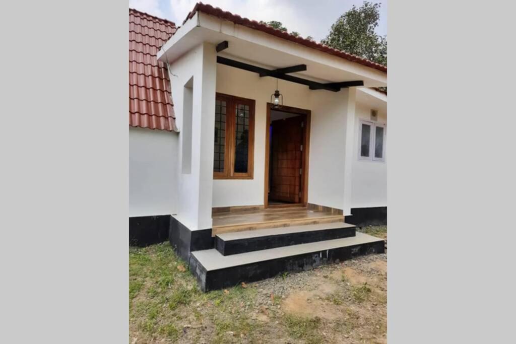 Farmstay in ചില്ലുകൂടാരം at Les Domki et al. Vagamon Eksteriør billede